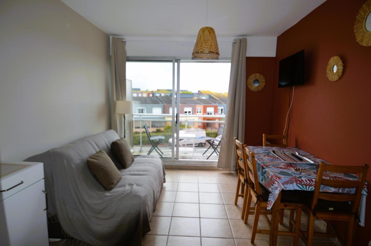 Appartement Au Pied De La Plage - Balcon - Parking Courseulles-sur-Mer Exterior photo