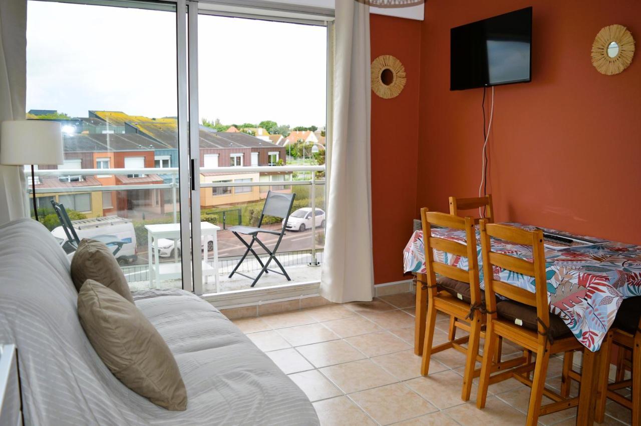 Appartement Au Pied De La Plage - Balcon - Parking Courseulles-sur-Mer Exterior photo