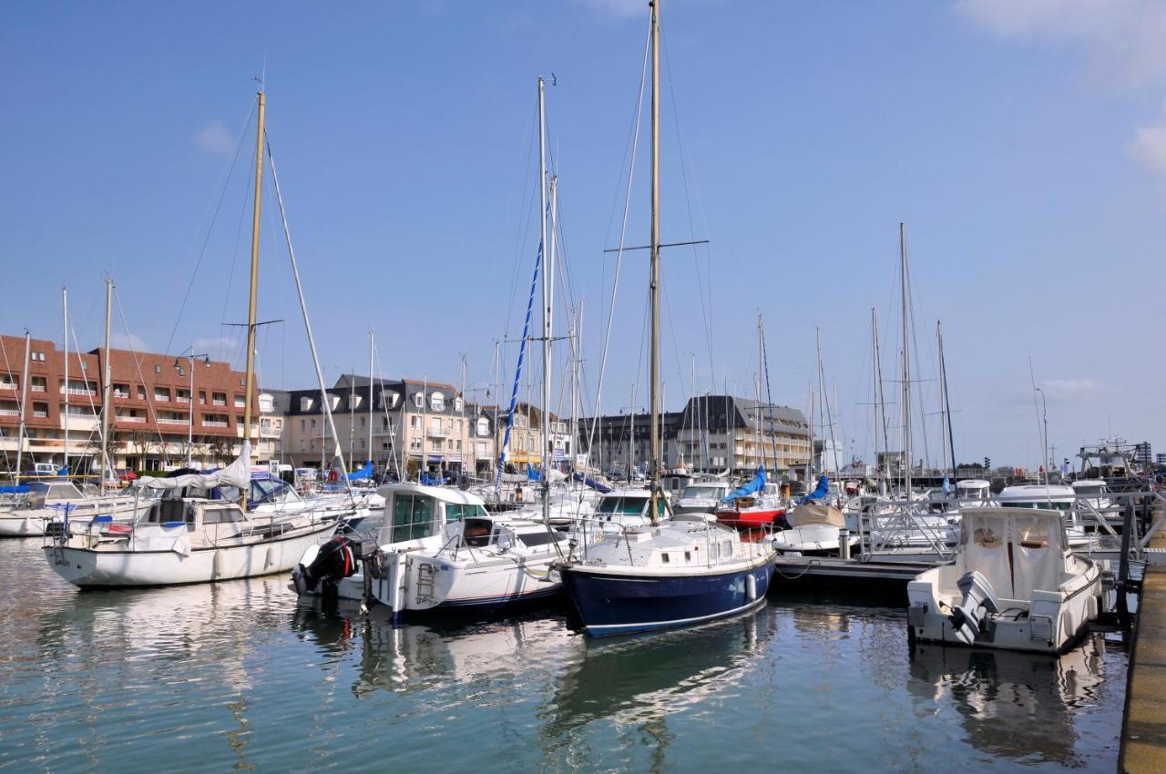 Appartement Au Pied De La Plage - Balcon - Parking Courseulles-sur-Mer Exterior photo
