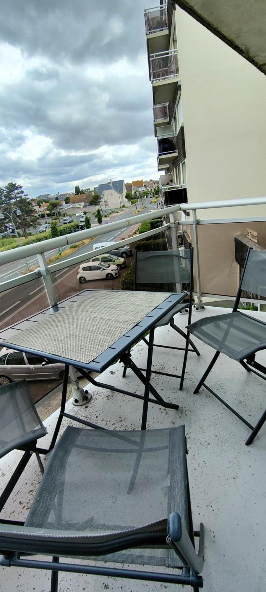 Appartement Au Pied De La Plage - Balcon - Parking Courseulles-sur-Mer Exterior photo